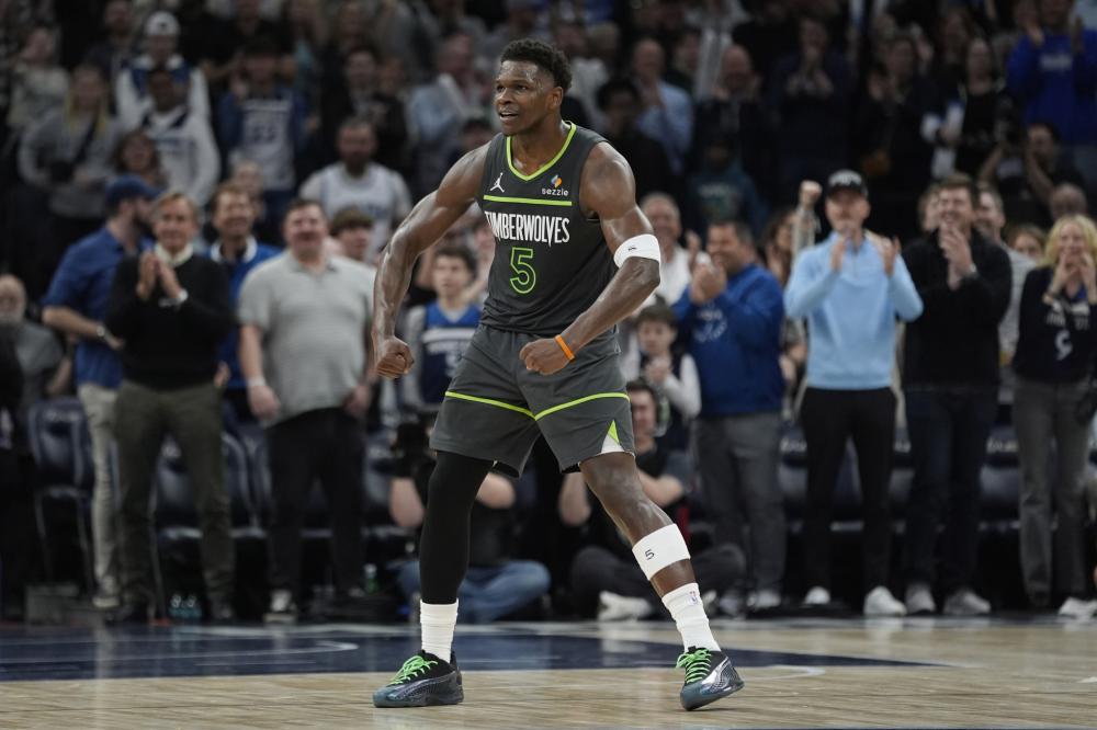 这对他们日 这对他们日