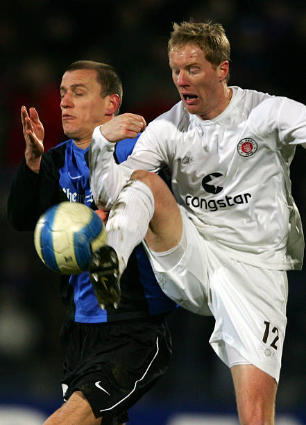 更是对其比 更是对其比